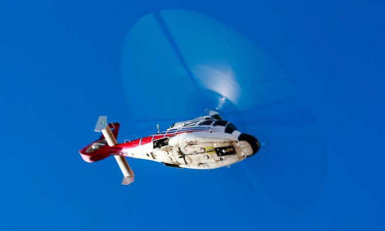 AC312E進行試飛科目飛行。（岳書華 攝）