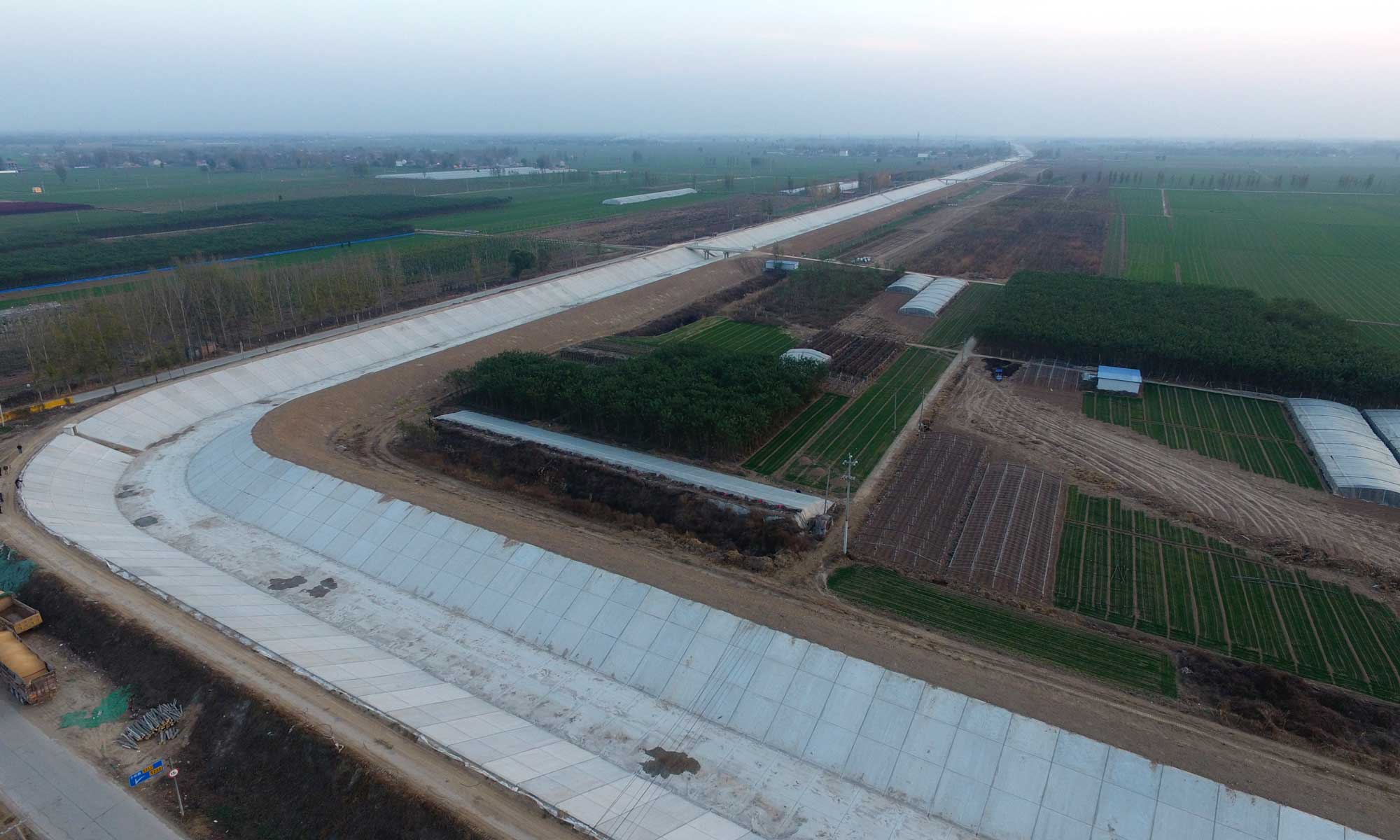 引黃入冀補淀工程是國務院確定的172項節水供水重大水利工程之一，工程的主要任務是為沿線部分地區農業供水和向白洋淀實施生態補水，緩解沿線農業灌溉缺水及地下水超采狀況，改善白洋淀生態環境，并可作為沿線地區抗旱應急備用水源。