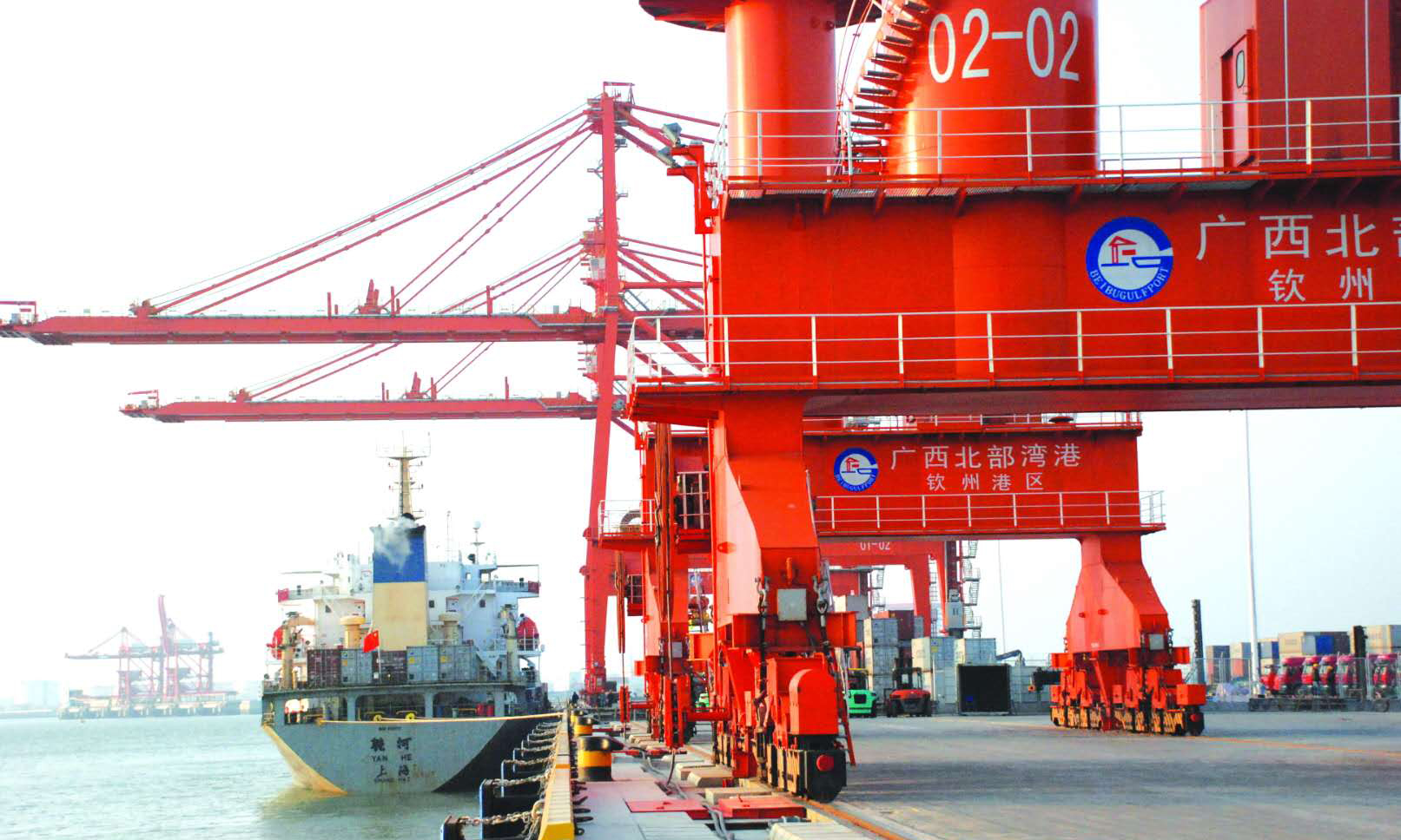 經初步測算，相比過去的中轉模式可減少物流成本約500美元/TEU，物流時間減少7-12天。（國務院國資委網站 張維 攝）