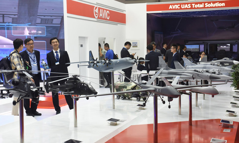 這是11月13日在阿聯酋迪拜航展上拍攝的中國航空工業集團展區。（新華社記者 趙丁喆 攝）