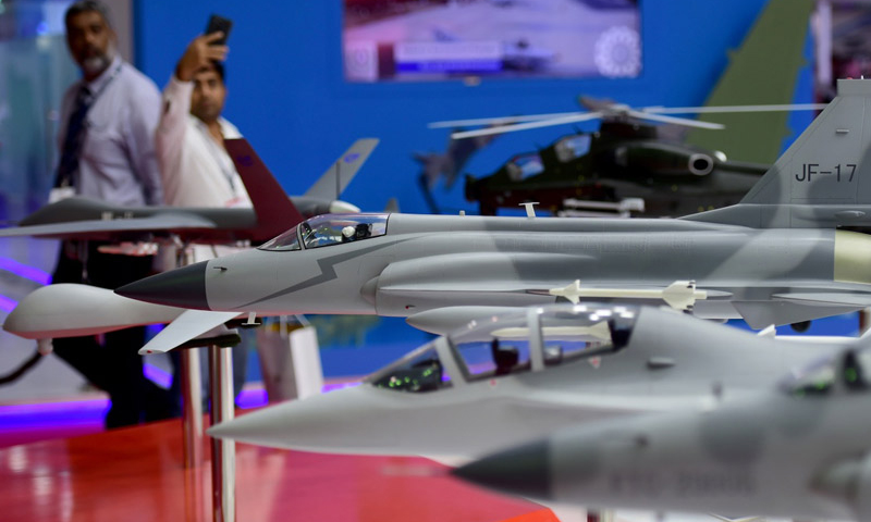 這是11月13日在阿聯酋迪拜航展上拍攝的中國航空工業集團展區。（新華社記者 趙丁喆 攝）