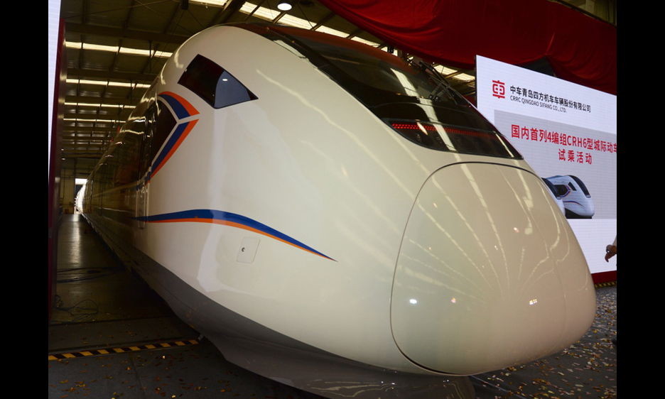 這是剛下線的CRH6A-A型城際動車組。（新華社記者 張旭東 攝）