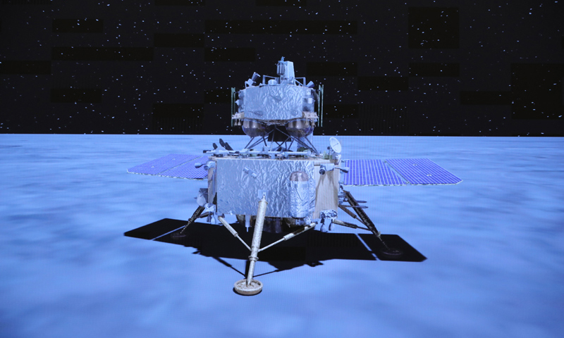 圖為12月2日，在北京航天飛行控制中心拍攝的落月后的嫦娥五號探測器。（新華社記者 金立旺 攝）