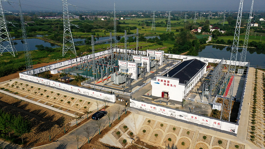 圖為百神廟牽引變電所。