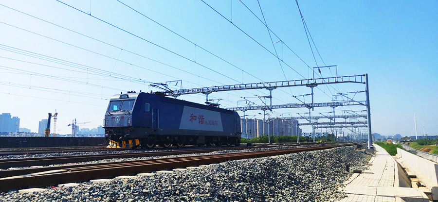 圖為接觸網熱滑。（徐苗苗 攝）