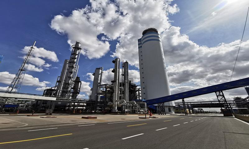 項目投運后新疆宜化將恢復全部產能，自動化程度和安全性能將得到很大提升，且新裝置的成功投運大大降低造氣成本，具有良好的環保效益。圖為項目現場。