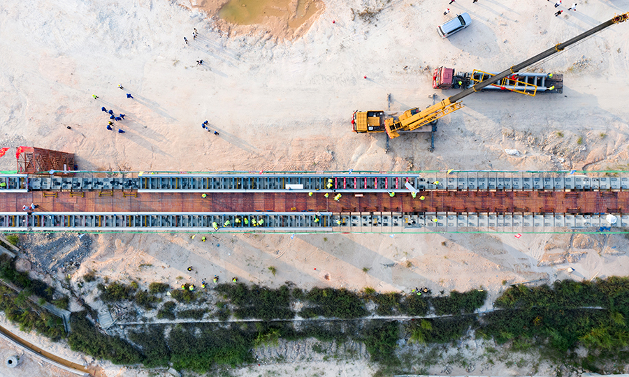 圖為鋪軌現場俯瞰。