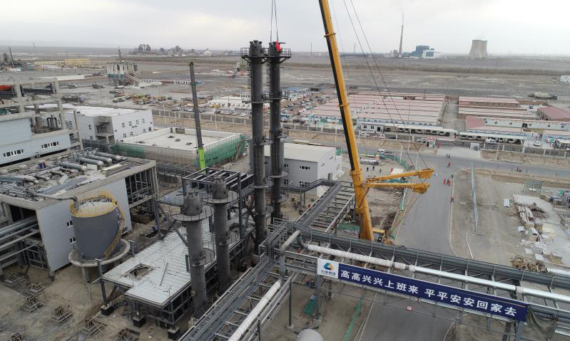 五月下旬，由中國化學工程第十一建設有限公司承建的中泰化學吐魯番市托克遜縣高性能樹脂項目最后一套裝置---10萬噸糊樹脂裝置一次投料成功，產出合格產品，標志著該項目所有裝置全部進入正式生產階段。