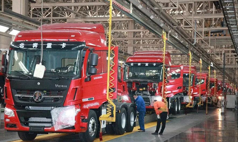 北奔重汽各系統高效聯動，防疫生產兩不誤，一季度排產2496臺，實現日產70臺的年度最高產量。北奔重汽生產系統以保證合同履約為目標，全面落實生產作業計劃，全力拉動物資準備、工藝能力、設備運行、銷售履約等工作，生產經營高效運轉。