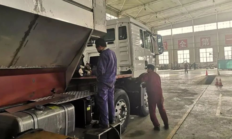 淮海集團特車公司多措并舉解決市場訂單任務增加與生產物資采購需求問題，在堅決打好疫情防控阻擊戰的同時，全力以赴拓市場、保訂單，抓緊抓實生產經營各項工作，統籌內外部資源，協調推進各項生產經營，2020年1季度裝藥車訂貨22臺，地面站1套，訂貨金額較2019年同比增加62.4%。