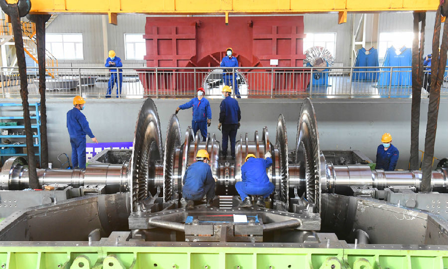 在統籌做好疫情防控和企業發展工作，確保做好疫情防控工作的前提下，哈電集團汽輪機公司“一帶一路”印尼玻雅項目1號機組Ⅱ號低壓模塊盤車等關鍵生產節點順利完成，一季度生產經營取得了豐碩成果。