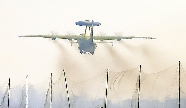 自復工以來，航空工業陜飛把疫情防控作為頭等大事來抓，目前陜飛科研生產工作全線鋪開，為打贏疫情防控和科研生產“雙線戰役”打下了良好的基礎。