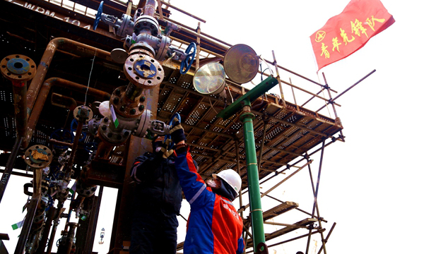 據悉，2019年上半年，海洋石油工程股份有限公司塘沽建造場地生產任務飽滿，旅大16-3、渤中19-6、蓬萊19-3等項目近10個單體陸續開工。歡度春節后的施工人員“滿血”上崗，全身心投入工作。