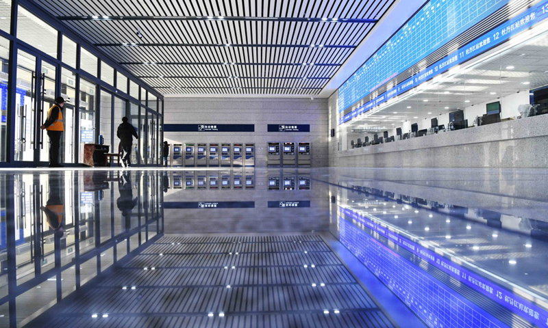 圖為12月6日拍攝的牡丹江新站售票大廳。（新華社記者 王建威 攝）