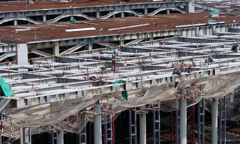 建設絲路國際會展中心，是西安市積極融入“一帶一路”國家戰略的重大舉措，以此助推西安成為具有世界影響力的國際會展名城以及“一帶一路”沿線國家文化、金融、商貿、信息交流的重要樞紐。（北京電視臺 劉通 攝）