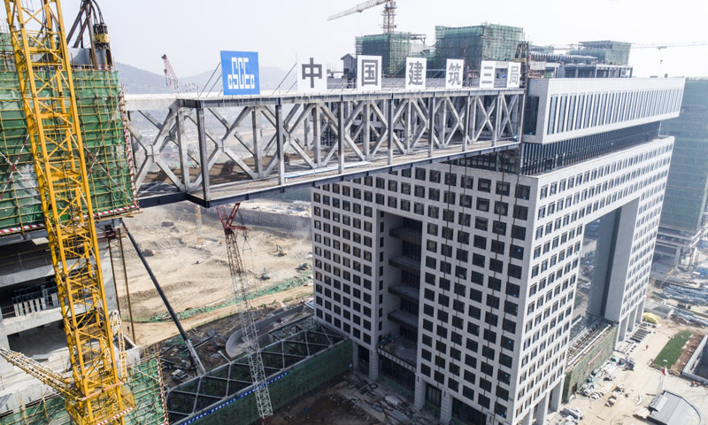 3月28日無人機航拍的提升完成的“空中生態綠廊”。（新華社記者 肖藝九 攝）