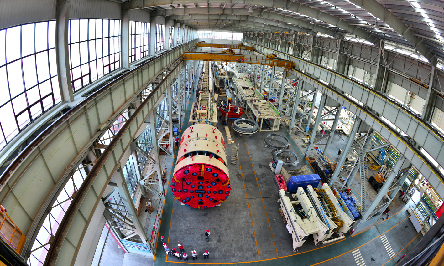 圖為中國鐵建重工集團研制的全長148米的掘進機，首次在客戶面前展示全貌。