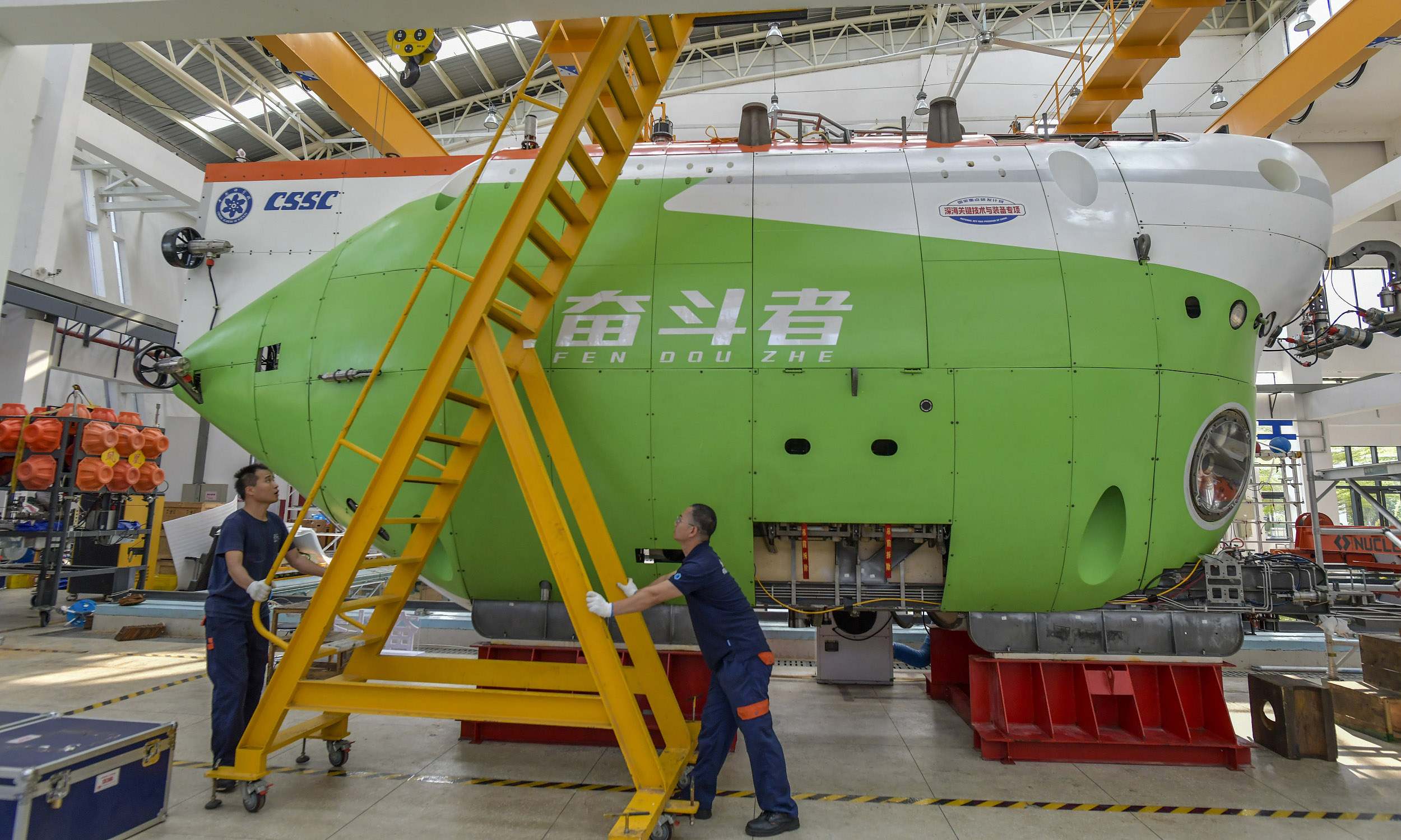 圖為“奮斗者”號全海深載人潛水器。（沙曉峰 攝）