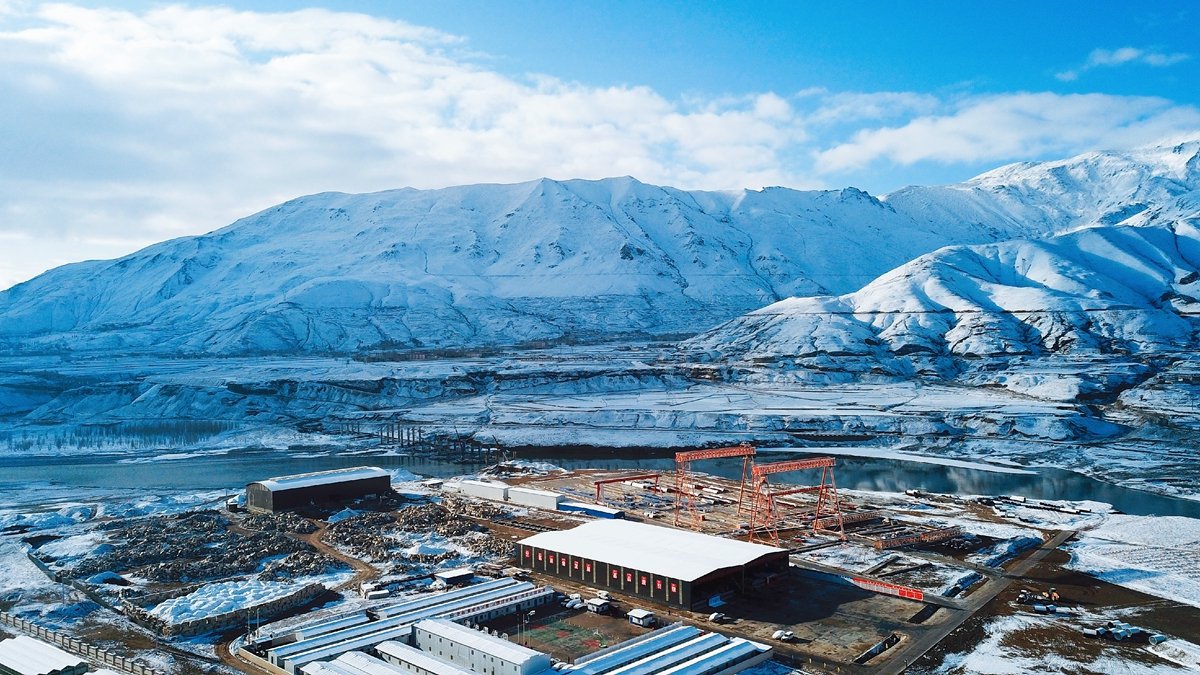 圖為中國中鐵雅葉高速項目施工現場。