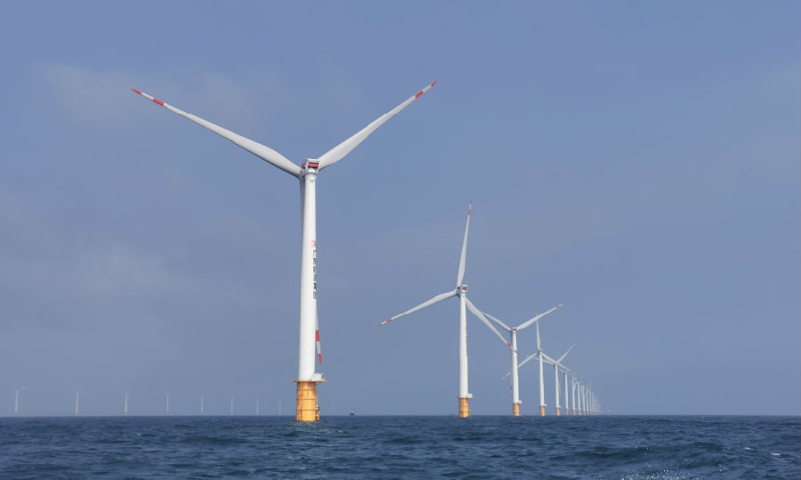 在為期近22個月的主體工程建設過程中，金灣項目團隊全力以赴，克服了船機資源緊缺、臺風頻發等困難，以及新冠疫情帶來的不利影響，高效組織了海上施工的人、材、機資源，創造了粵港澳大灣區多項海上風電施工紀錄。