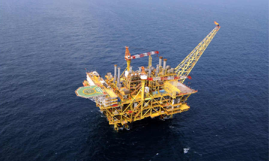 5月27日從中國海油所屬有限深圳傳來消息，截至當日，中國海油南海東部白云氣田天然氣總產量和外輸量，雙雙突破400億立方米。南海東部蘊含豐富的油氣資源，是國內海上重要的油氣產區。白云氣田作為南海東部海域的主力天然氣田，持續加大對粵港澳大灣區的清潔能源供應。白云天然氣作業公司年產量占粵港澳大灣區天然氣消費量的近四分之一。