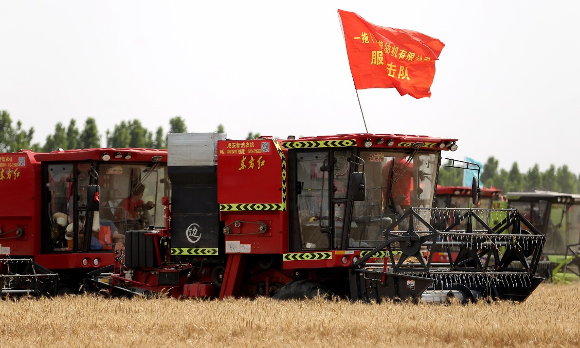 躬耕于隴畝之上，奉獻于用戶之間，中國一拖依托成熟強大的體系，以體貼、快捷、專業、增值的精神和態度，繪就了一幅以高品質服務保障糧食豐收的壯美畫卷。