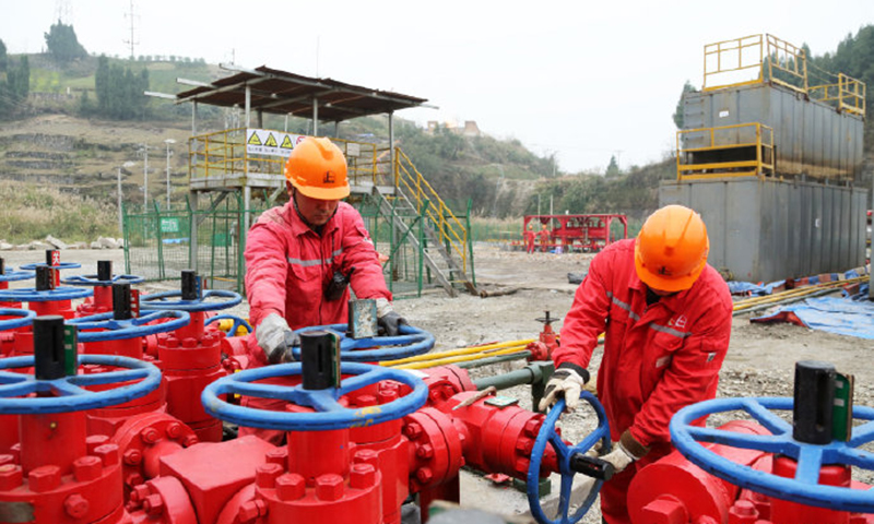 其目的是探索該層系天然裂縫發育區產能情況，進一步證實資源可靠性，力爭實現新突破，為油田尋找油氣資源接替戰場提供強勁支撐。