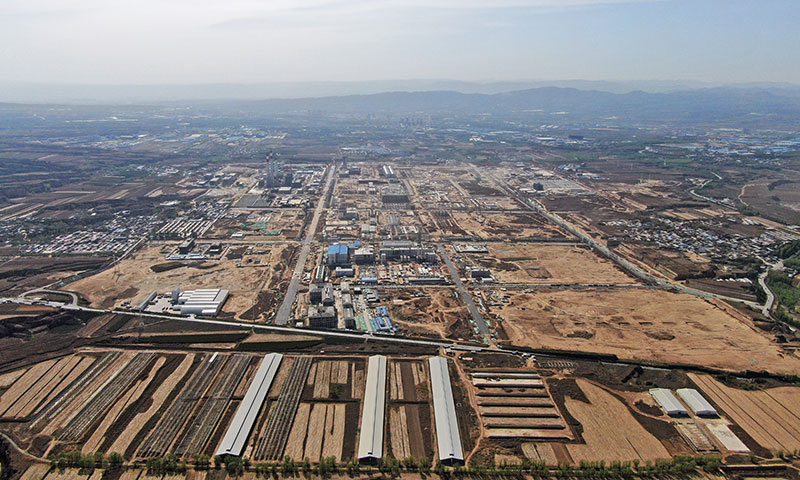 4月22日，在第52個世界地球日來臨之際，中國能建山西電建快速推進山西合成生物產業生態園園區供電工程EPC總承包項目建設。