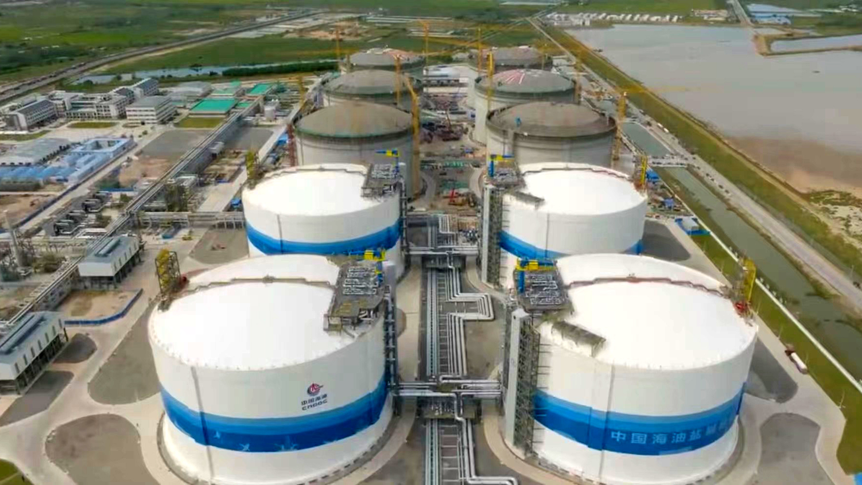 該項目的投產對于華東地區天然氣供應渠道的多元化以及天然氣儲備調峰保供等都具有重要意義，將極大提升華東地區清潔能源的供應保障能力，助力長江經濟帶高質量發展。