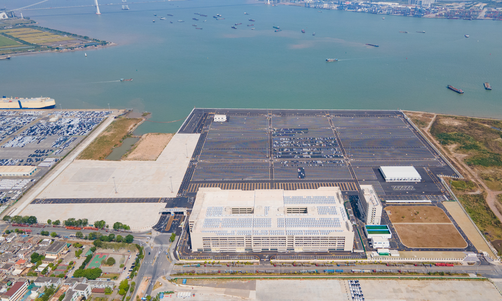 該碼頭包括1個駁船泊位以及2個汽車滾裝泊位，可靠泊目前全球最大的滾裝船。項目總體配套建成的商品汽車庫總建筑面積14.3萬平方米，是目前粵港澳大灣區面積最大的多層商品汽車庫，可一次性為5258輛商品汽車提供中轉和集港服務。