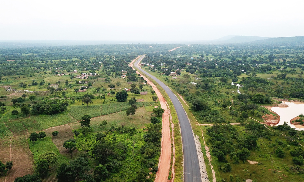 該項目地處坦桑尼亞西南邊陲卡塔韋省姆潘達市，距離坦桑尼亞經濟中心達累斯薩拉姆市1200公里，道路全長約108公里，設計時速100公里，是坦桑尼亞西南部城鎮通往贊比亞和剛果（金）的重要運輸線路。圖為坦桑尼亞108公里道路升級項目成型路面。