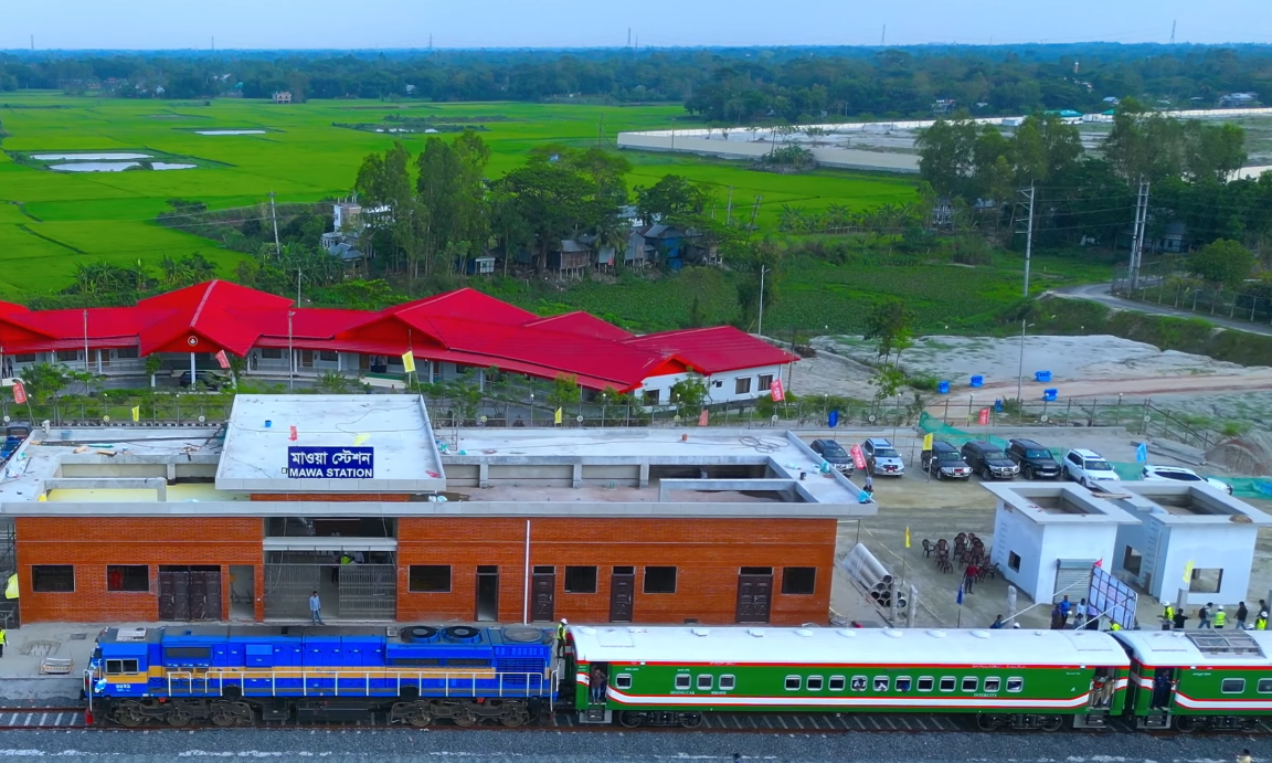 中國中鐵參建員工以周密的施工組織、精湛的建設工藝、優秀的質量控制，將帕德瑪大橋及鐵路連接線打造成孟加拉國鐵路建設史上的一項經典工程。同時，施工期間項目部積極主動履行央企海外社會責任，直接為當地創造了2萬多個工作崗位，培養了各類基建方面技能人才，為推動中孟友誼發展作出了貢獻。