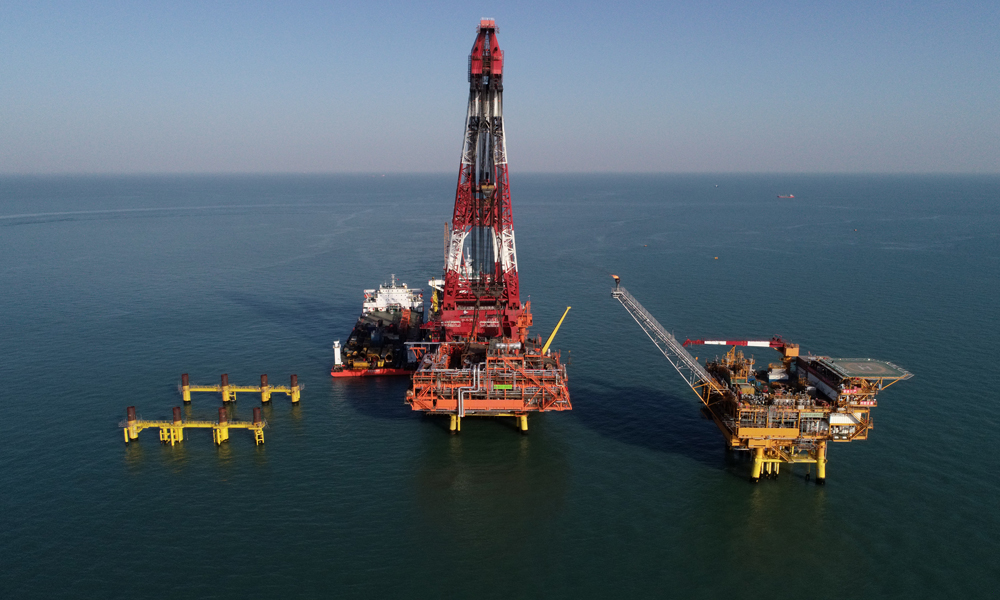 渤中19-6凝析氣田首次采用循環注氣開發方案，可有效提高低滲凝析氣田采收效率。本次機械完工的BOP平臺承擔渤中19-6試驗區及Ι期所有井口平臺的增壓循環注氣任務，是整個凝析氣田群實現穩產、增產的關鍵裝備。據了解，平臺搭載兩臺燃氣驅動出口壓力達53MPa的壓縮機，為目前國內壓力最高的海上高壓燃驅注氣壓縮機。