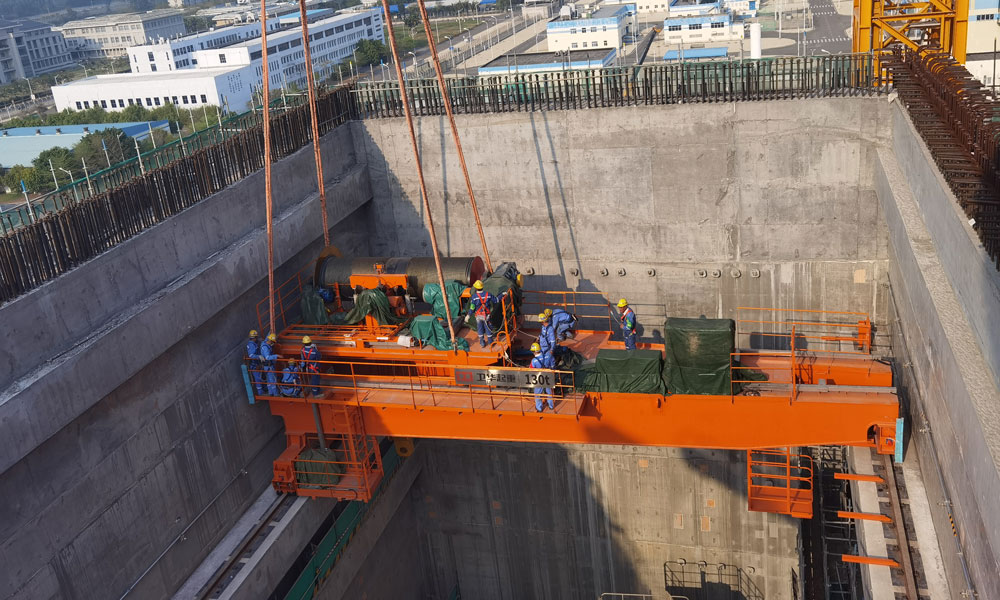 中國華能昌江核電3號機組130t乏燃料容器吊車成功吊裝就位。