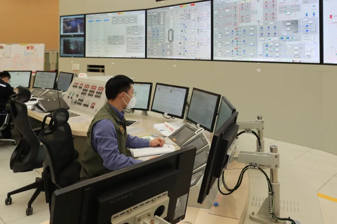 中廣核廣西防城港核電站3號機組主控室.jpg