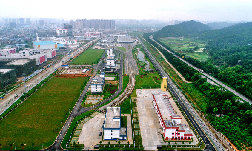近日，由中國鐵建所屬中鐵二十五局四公司承建的我國首個地鐵“海綿車輛段”——南寧地鐵3號線心圩車輛段通過竣工驗收。圖為項目全景。（莫威源 攝）