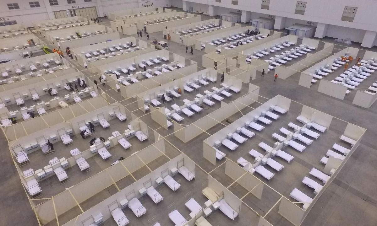 武漢客廳“方艙醫院”現場圖。