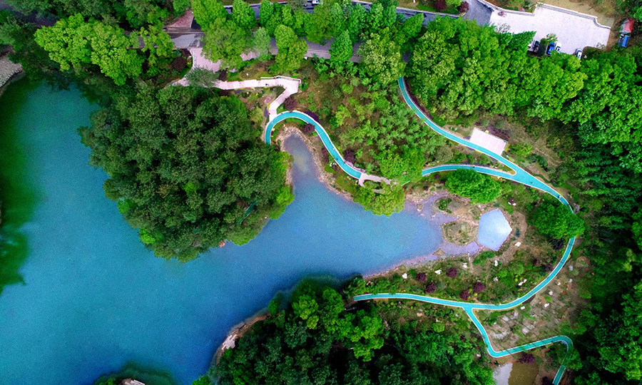 圖為縉云山黛湖生態公園一角。
