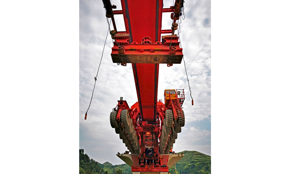 張吉懷鐵路通車后，從懷化到張家界時間將由3.5小時縮短至1小時，到長沙2小時以內，對促進大湘西旅游發展、推進脫貧攻堅、擴大對外開放等具有重要意義。