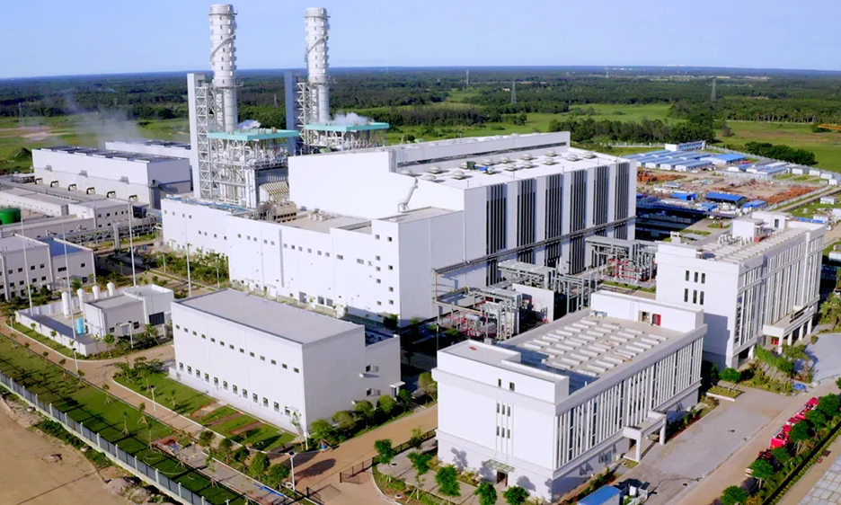 據介紹，海南文昌燃氣電廠是國內少有的在投產初期就實現一鍵自啟停(APS)技術的電廠，該項技術可以使機組按照規定程序進行設備的啟停操作，極大簡化了操作程序，降低誤操作概率，且將啟動時間縮短至2小時內，比常規啟動時間縮短40分鐘到1小時。圖為文昌燃氣電廠全景。