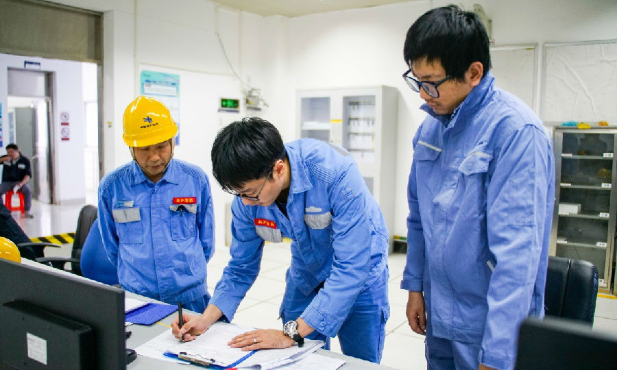 圖為并網現場。