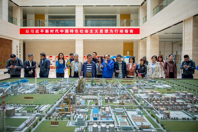 9月19日“新時代·走進新國企”活動，走進煤制油化工公司。