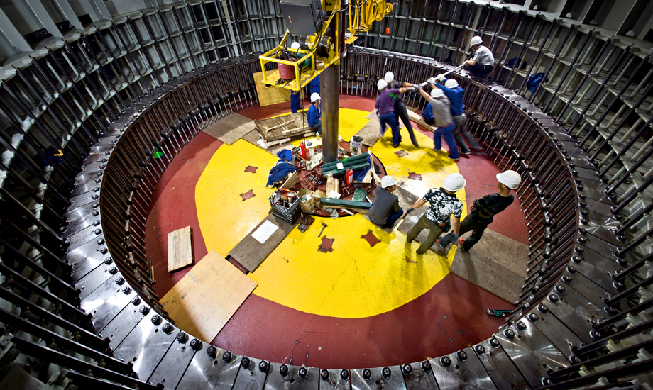 華電福新安砂電廠青年突擊隊助力機組大修。（作者：宋佳娥）