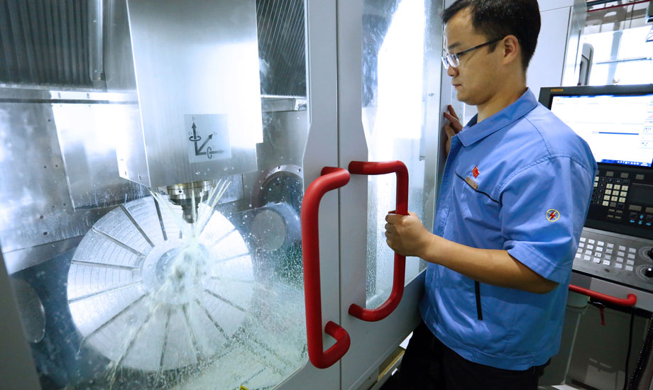 80后“巧匠”長勝，無愧“匠”之稱謂，更無愧一名航天人的神圣。（作者：封曉東）