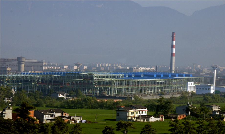 攀長特的災后重建引起了眾多媒體的關注，曾有媒體在報道中稱：“廢墟上，一個在災難中受到重創的企業正在崛起，一個特鋼新城正呼之欲出！”圖為地震后很快恢復建設的攀長鋼新生產區。