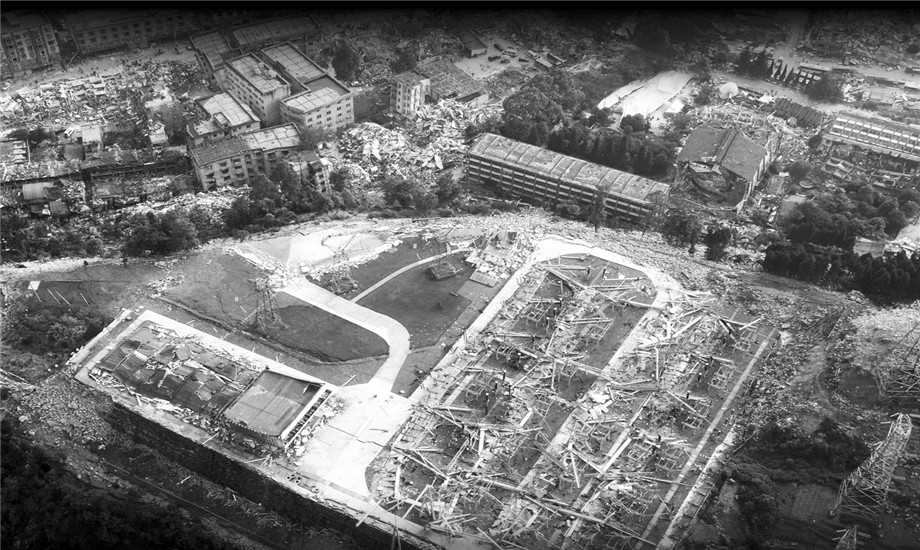 2008年5月12日14時28分，四川發生8.0級特大地震，二臺山220千伏開關站受到嚴重損毀。（圖為航拍資料）